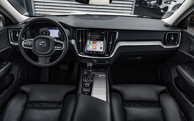 Volvo V60 cena 106900 przebieg: 162600, rok produkcji 2019 z Bobowa małe 781